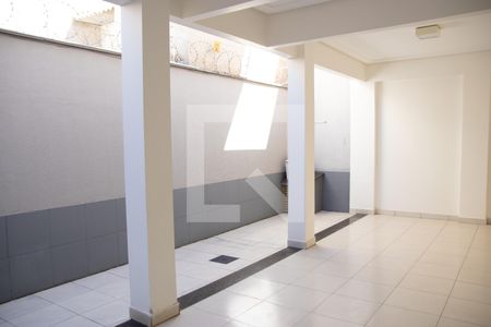 Casa à venda com 300m², 5 quartos e 4 vagas Casa à venda com 300m², 5 quartos e 4 vagasÁrea de Serviço