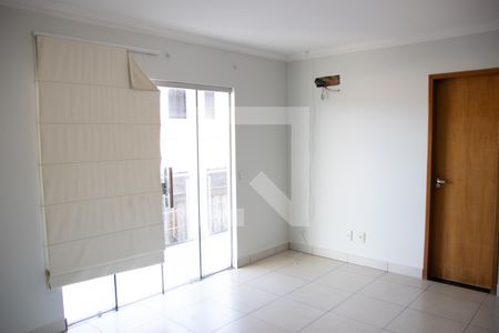 Casa à venda com 300m², 5 quartos e 4 vagas Casa à venda com 300m², 5 quartos e 4 vagasSuíte