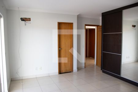 Casa à venda com 300m², 5 quartos e 4 vagas Casa à venda com 300m², 5 quartos e 4 vagasSuíte