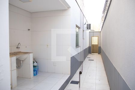 Casa à venda com 300m², 5 quartos e 4 vagas Casa à venda com 300m², 5 quartos e 4 vagasÁrea de Serviço