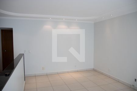 Casa à venda com 300m², 5 quartos e 4 vagas Casa à venda com 300m², 5 quartos e 4 vagasSala de TV