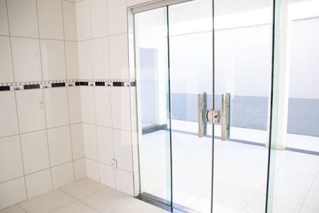 Casa à venda com 300m², 5 quartos e 4 vagas Casa à venda com 300m², 5 quartos e 4 vagasCozinha
