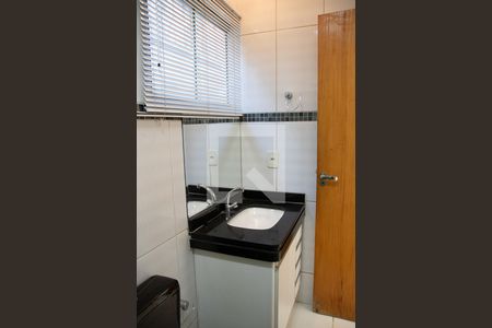 Casa à venda com 300m², 5 quartos e 4 vagas Casa à venda com 300m², 5 quartos e 4 vagasBanheiro social