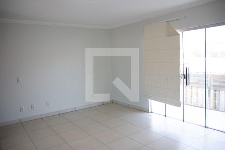 Casa à venda com 300m², 5 quartos e 4 vagas Casa à venda com 300m², 5 quartos e 4 vagasSuíte