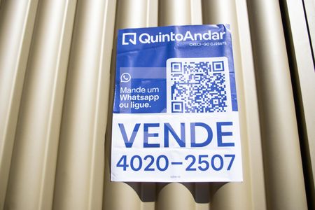 Casa à venda com 300m², 5 quartos e 4 vagas Casa à venda com 300m², 5 quartos e 4 vagasPlaquinha