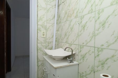 Banheiro de apartamento para alugar com 2 quartos, 54m² em Conjunto Habitacional Santa Etelvina Ii, São Paulo