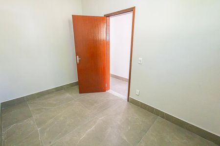 quarto 2 de casa para alugar com 3 quartos, 58m² em Candelária, Belo Horizonte