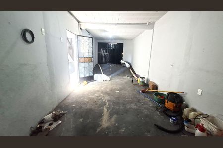 garagem de casa para alugar com 3 quartos, 58m² em Candelária, Belo Horizonte