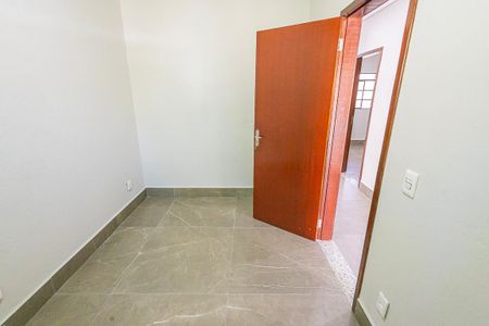 quarto 2 de casa para alugar com 3 quartos, 58m² em Candelária, Belo Horizonte