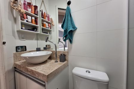 Apartamento à venda com 96m², 2 quartos e 1 vaga Apartamento à venda com 96m², 2 quartos e 1 vagaBanheiro