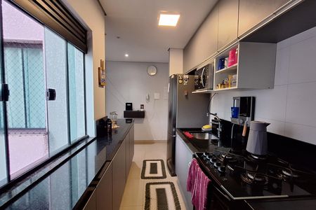 Apartamento à venda com 96m², 2 quartos e 1 vaga Apartamento à venda com 96m², 2 quartos e 1 vagaCozinha