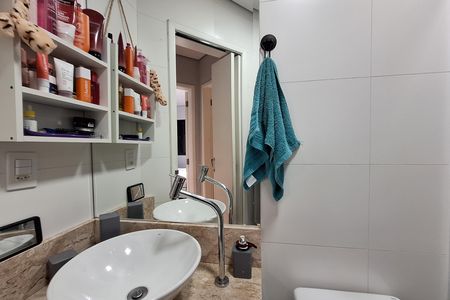 Apartamento à venda com 96m², 2 quartos e 1 vaga Apartamento à venda com 96m², 2 quartos e 1 vagaBanheiro