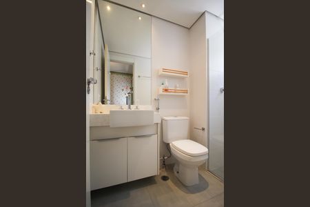 Apartamento à venda com 101m², 2 quartos e 2 vagas Apartamento à venda com 101m², 2 quartos e 2 vagasBanheiro da Suíte 2