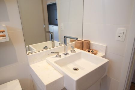 Apartamento à venda com 101m², 2 quartos e 2 vagas Apartamento à venda com 101m², 2 quartos e 2 vagasBanheiro da Suíte 1