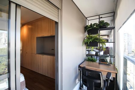 Apartamento à venda com 101m², 2 quartos e 2 vagas Apartamento à venda com 101m², 2 quartos e 2 vagasVaranda da Suíte 1