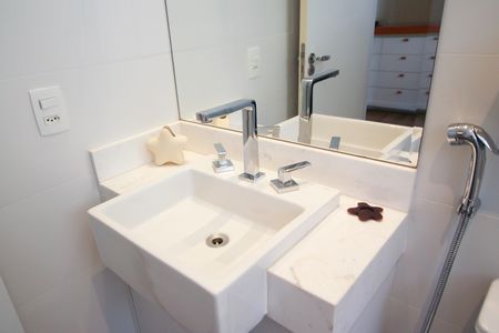 Apartamento à venda com 101m², 2 quartos e 2 vagas Apartamento à venda com 101m², 2 quartos e 2 vagasBanheiro da Suíte 2