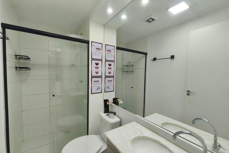 Banheiro de apartamento à venda com 2 quartos, 38m² em Jardim Ipaussurama, Campinas