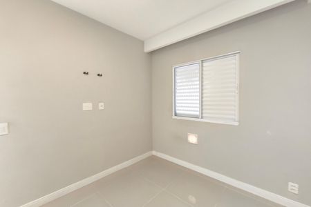 Quarto 2 de apartamento à venda com 2 quartos, 38m² em Jardim Ipaussurama, Campinas