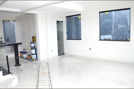 Sala de casa à venda com 3 quartos, 100m² em Jardim Vitoria, Belo Horizonte