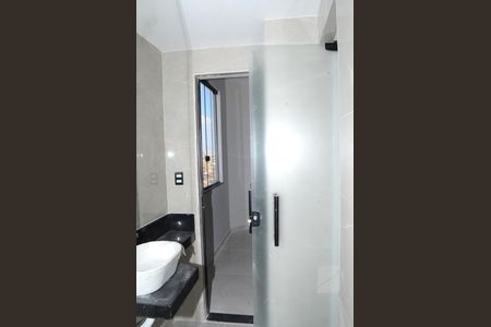 Casa à venda com 100m², 3 quartos e 2 vagasBanheiro da Suíte 2