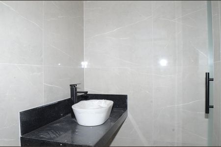 Casa à venda com 100m², 3 quartos e 2 vagasBanheiro da Suíte 3