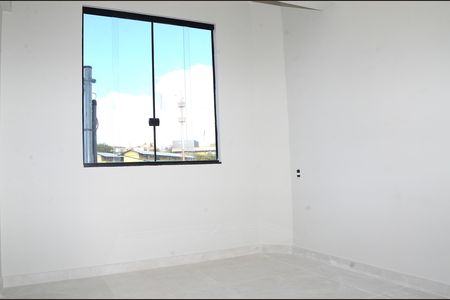 Casa à venda com 100m², 3 quartos e 2 vagasSuíte 2