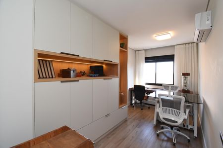 Apartamento à venda com 164m², 4 quartos e 2 vagasSuíte 2