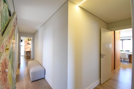Apartamento à venda com 164m², 4 quartos e 2 vagasCorredor