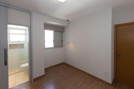 Apartamento para alugar com 70m², 2 quartos e 2 vagas Apartamento para alugar com 70m², 2 quartos e 2 vagasSuíte 1