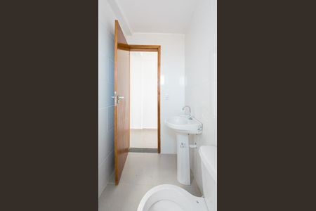Banheiro de apartamento para alugar com 2 quartos, 52m² em Vila Santa Teresa (zona Leste), São Paulo