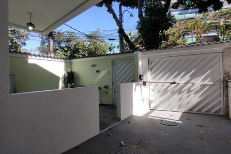 Garagem de casa para alugar com 3 quartos, 106m² em Pechincha, Rio de Janeiro