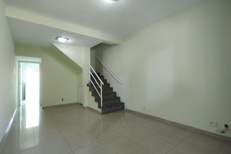 Casa para alugar com 106m², 3 quartos e 1 vaga Casa para alugar com 106m², 3 quartos e 1 vagaSala