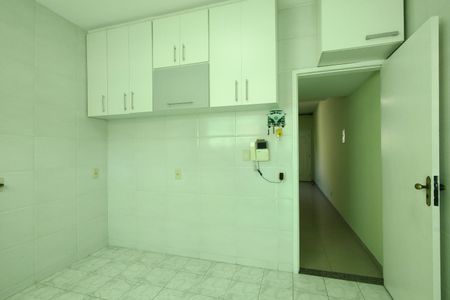 Casa para alugar com 106m², 3 quartos e 1 vaga Casa para alugar com 106m², 3 quartos e 1 vagaCozinha - Armários