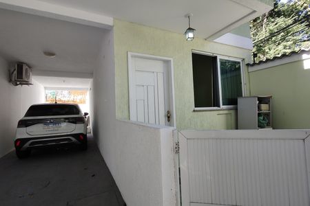 Casa para alugar com 106m², 3 quartos e 1 vaga Casa para alugar com 106m², 3 quartos e 1 vagaFachada