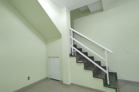 Casa para alugar com 106m², 3 quartos e 1 vaga Casa para alugar com 106m², 3 quartos e 1 vagaSala