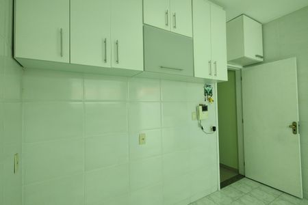Casa para alugar com 106m², 3 quartos e 1 vaga Casa para alugar com 106m², 3 quartos e 1 vagaCozinha - Armários