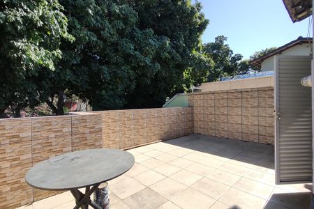 Terraço de casa para alugar com 3 quartos, 106m² em Pechincha, Rio de Janeiro