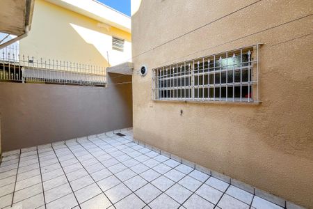 Casa para alugar com 184m², 4 quartos e 2 vagas Casa para alugar com 184m², 4 quartos e 2 vagasQuintal