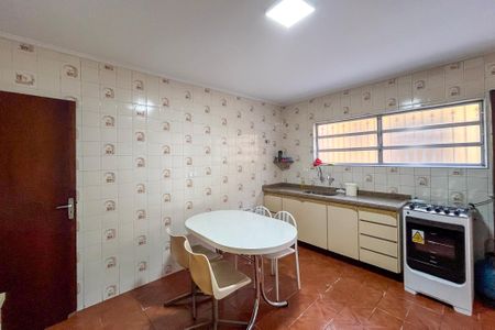 Casa para alugar com 184m², 4 quartos e 2 vagas Casa para alugar com 184m², 4 quartos e 2 vagasCozinha