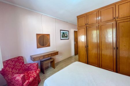 Casa para alugar com 184m², 4 quartos e 2 vagas Casa para alugar com 184m², 4 quartos e 2 vagasSuite