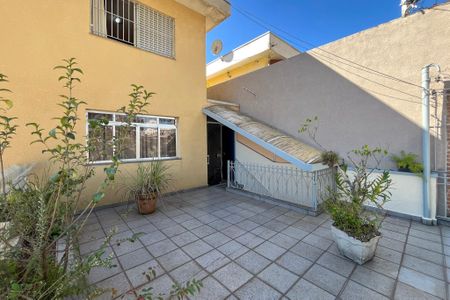 Casa para alugar com 184m², 4 quartos e 2 vagas Casa para alugar com 184m², 4 quartos e 2 vagasVaranda