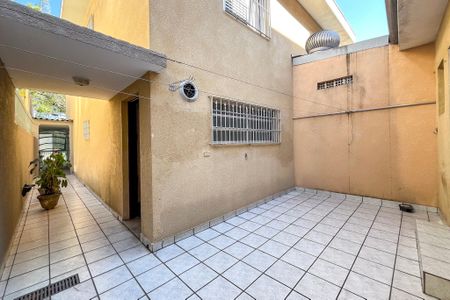 Casa para alugar com 184m², 4 quartos e 2 vagas Casa para alugar com 184m², 4 quartos e 2 vagasQuintal