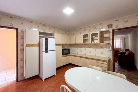 Casa para alugar com 184m², 4 quartos e 2 vagas Casa para alugar com 184m², 4 quartos e 2 vagasCozinha