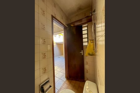 Casa para alugar com 184m², 4 quartos e 2 vagas Casa para alugar com 184m², 4 quartos e 2 vagasBanheiro de serviço