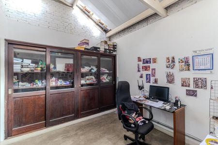 Casa à venda com 300m², 3 quartos e 4 vagas Casa à venda com 300m², 3 quartos e 4 vagasEdícula