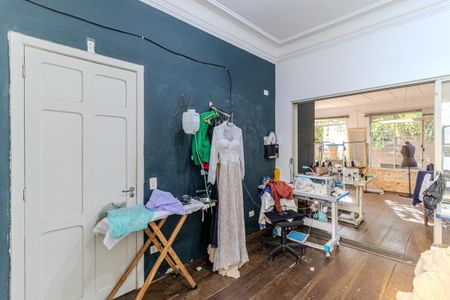 Casa à venda com 300m², 3 quartos e 4 vagas Casa à venda com 300m², 3 quartos e 4 vagasSala
