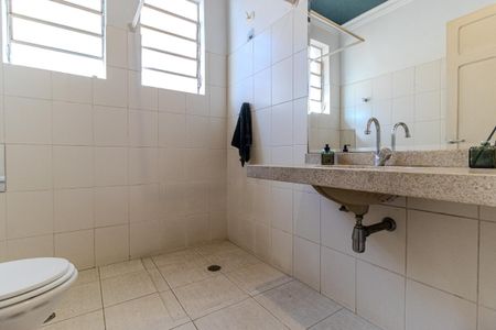 Casa à venda com 300m², 3 quartos e 4 vagas Casa à venda com 300m², 3 quartos e 4 vagasBanheiro social