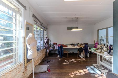 Casa à venda com 300m², 3 quartos e 4 vagas Casa à venda com 300m², 3 quartos e 4 vagasSala