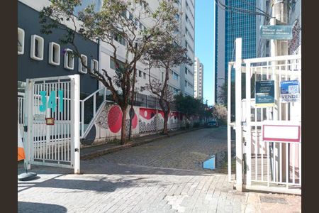 Fachada de casa à venda com 3 quartos, 300m² em Higienópolis, São Paulo