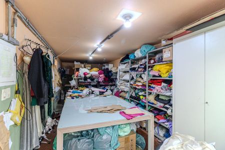 Casa à venda com 300m², 3 quartos e 4 vagas Casa à venda com 300m², 3 quartos e 4 vagasOficina